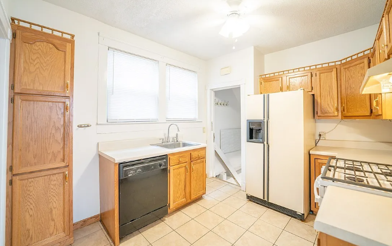 935 Somerset Dr - Photo 4 of 20