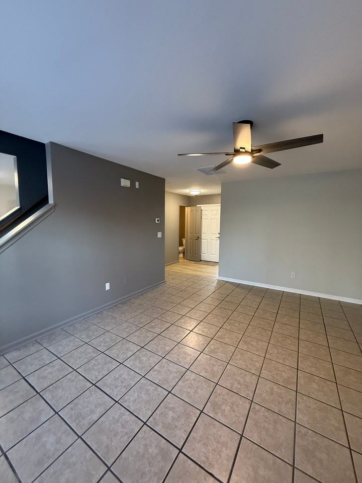 7021 Sunman Rd - Photo 2 of 18