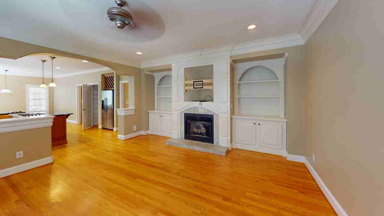 2140 Rossmore Rd #1 - Photo 5 of 10