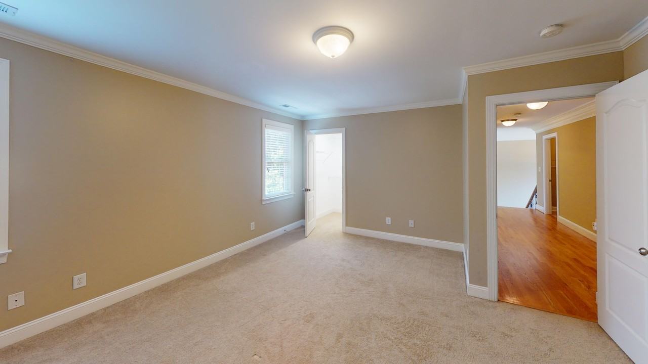 2140 Rossmore Rd #1 - Photo 6 of 10
