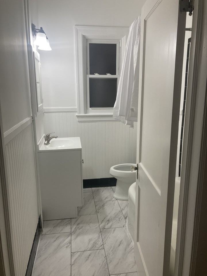 1006 Potomac Ave #1N - Photo 3 of 12