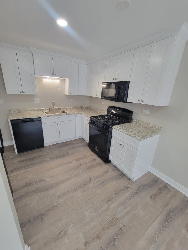 486 Duane Ter #C - Photo 3 of 10