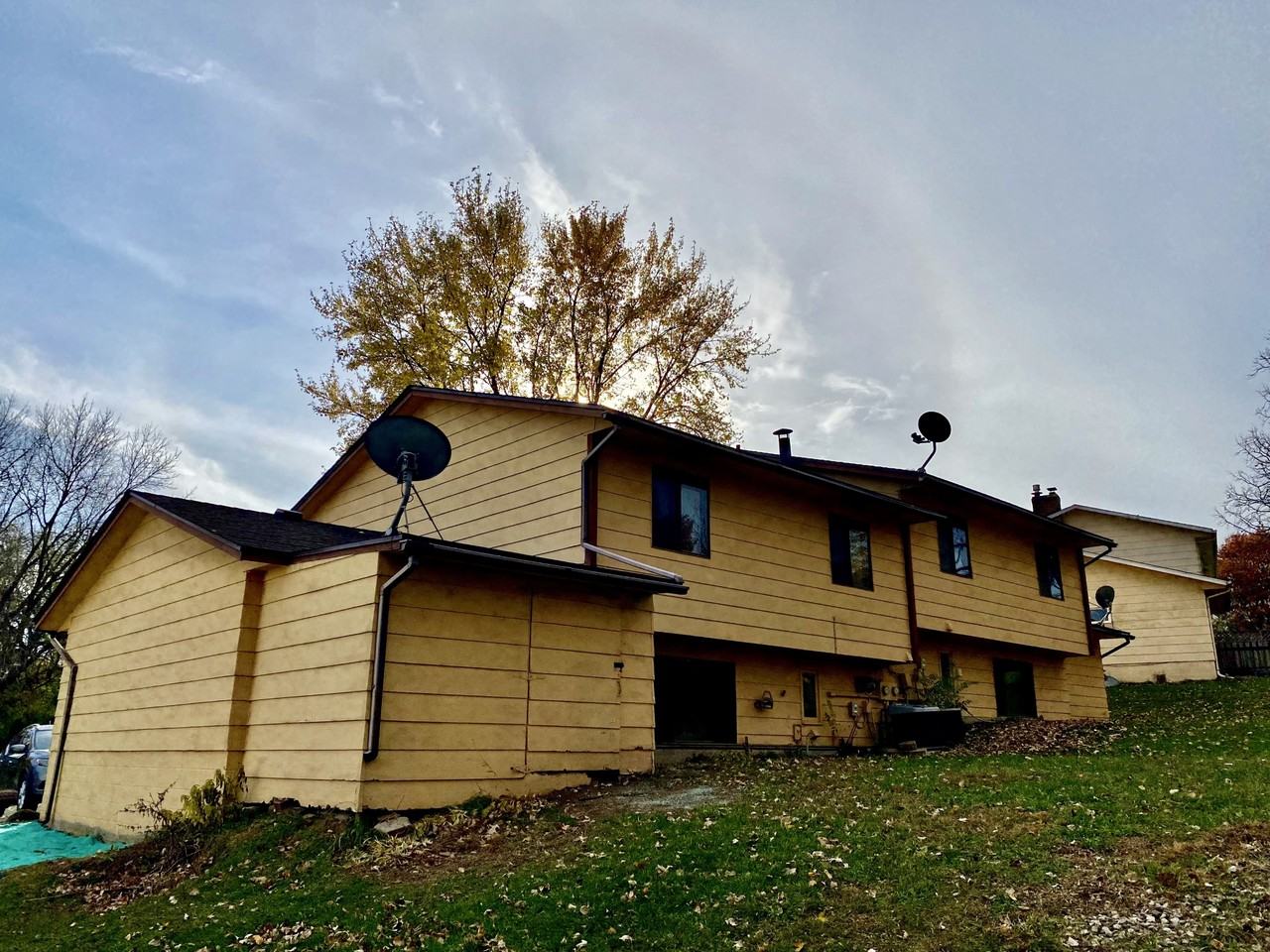 1339 Easter Ln - Photo 4 of 49