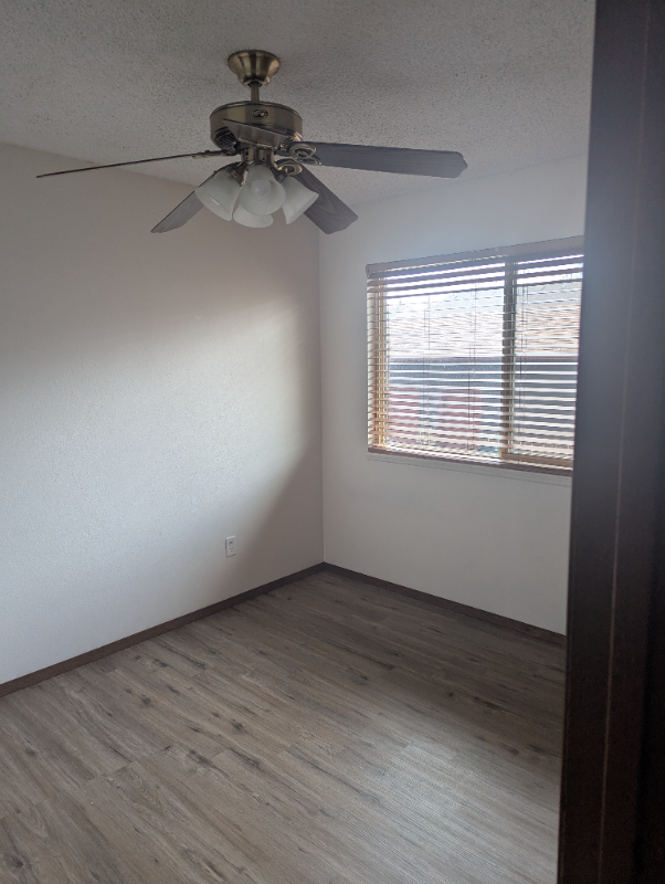 3229 Frontier St - Photo 4 of 10