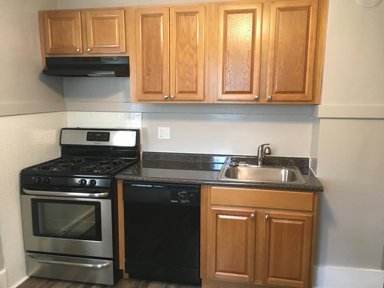 47 Roser St - Photo 3 of 6