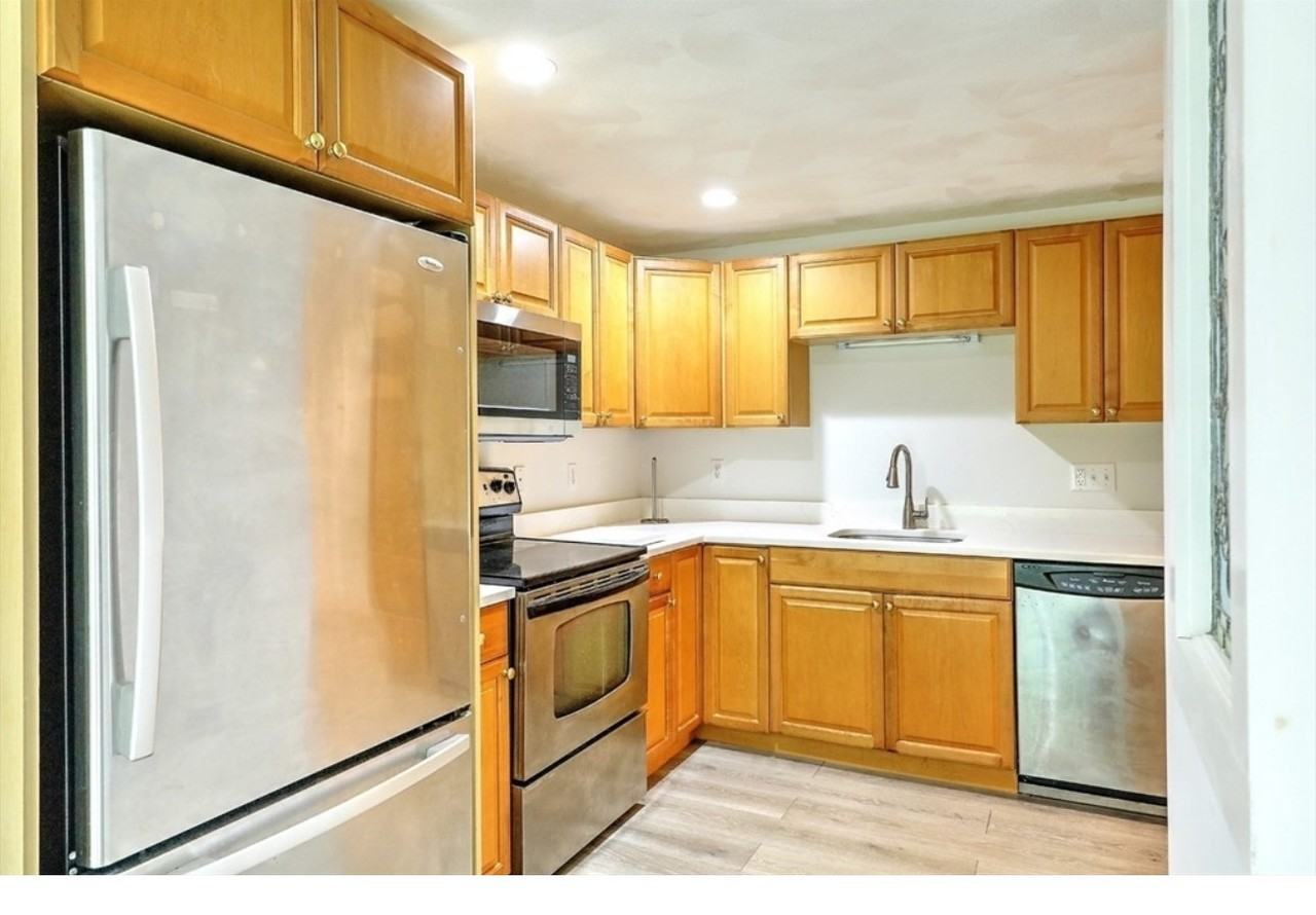 103 Walnut St - Photo 3 of 10