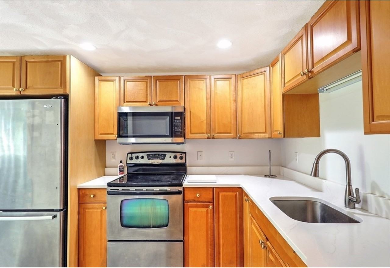 103 Walnut St - Photo 4 of 10