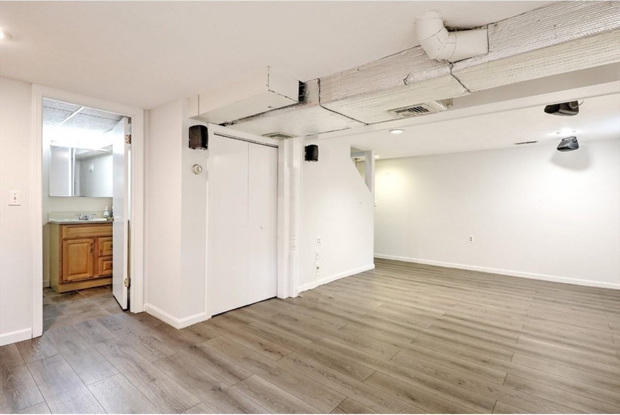 103 Walnut St - Photo 6 of 10