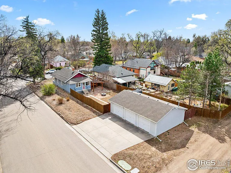 335 Park St - Photo 2 of 20