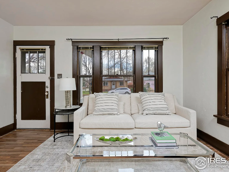 335 Park St - Photo 6 of 20