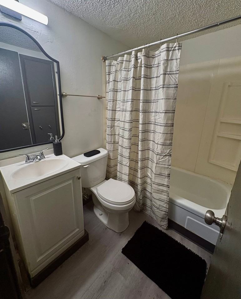 1809 Arlington Ave #3 - Photo 4 of 9