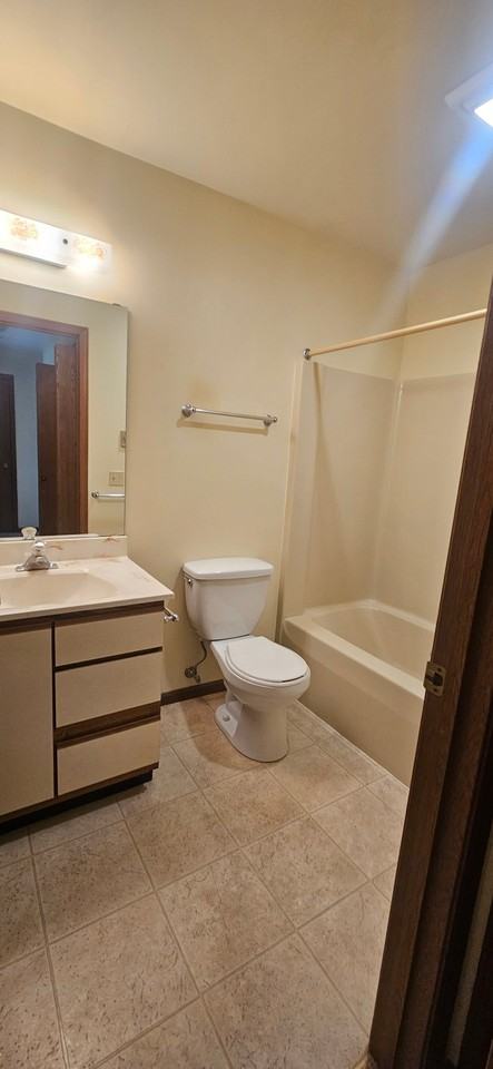 314 Shane Ct #4 - Photo 5 of 8