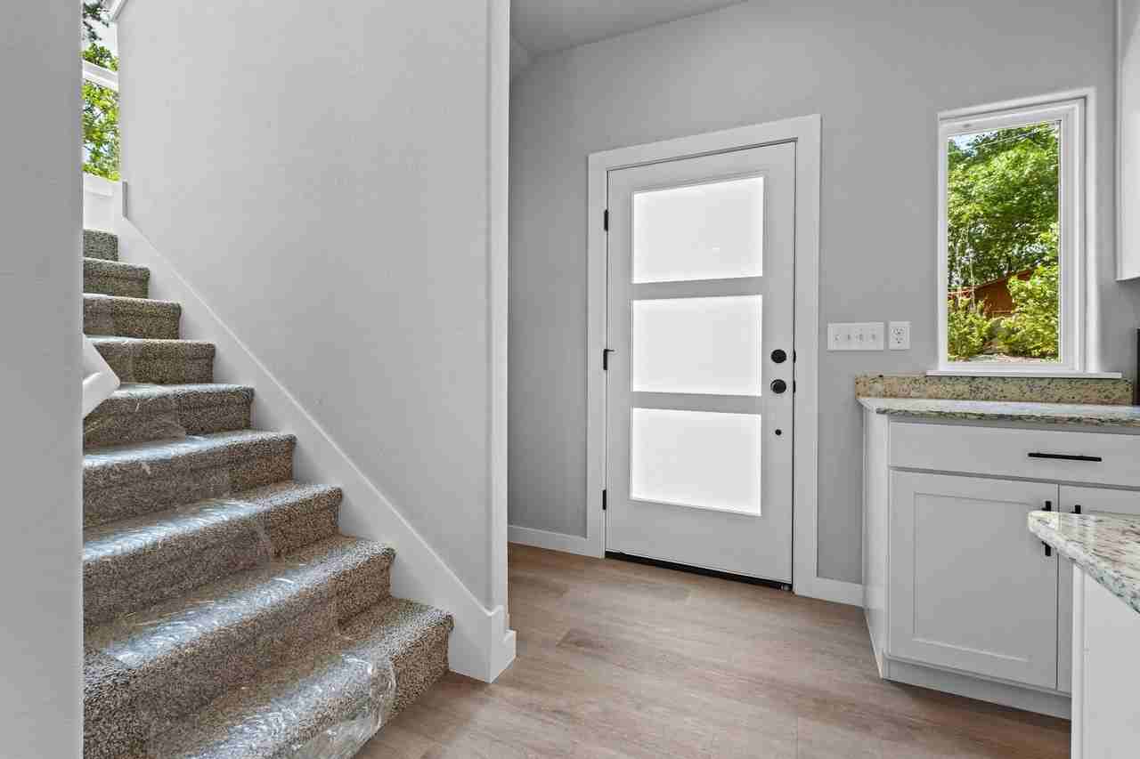2 Brightling Ln - Photo 5 of 29
