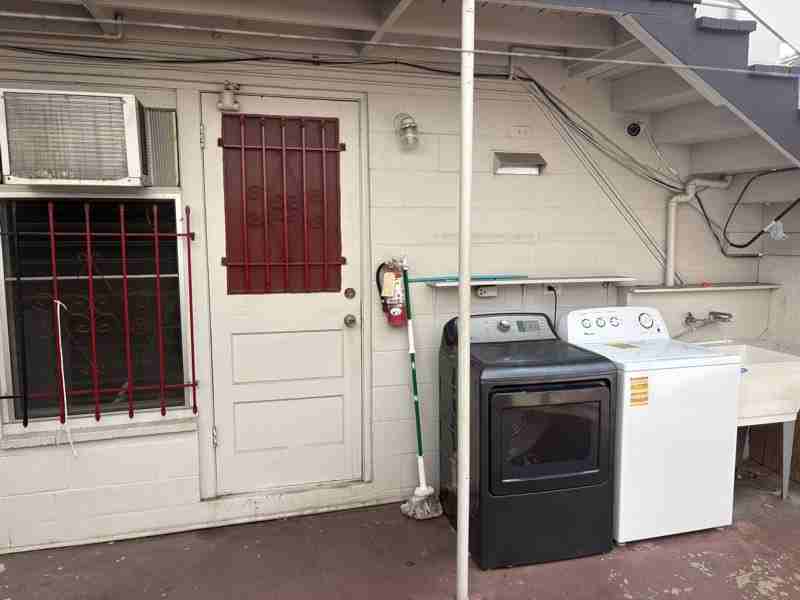 1238 Rycroft St #B - Photo 5 of 24