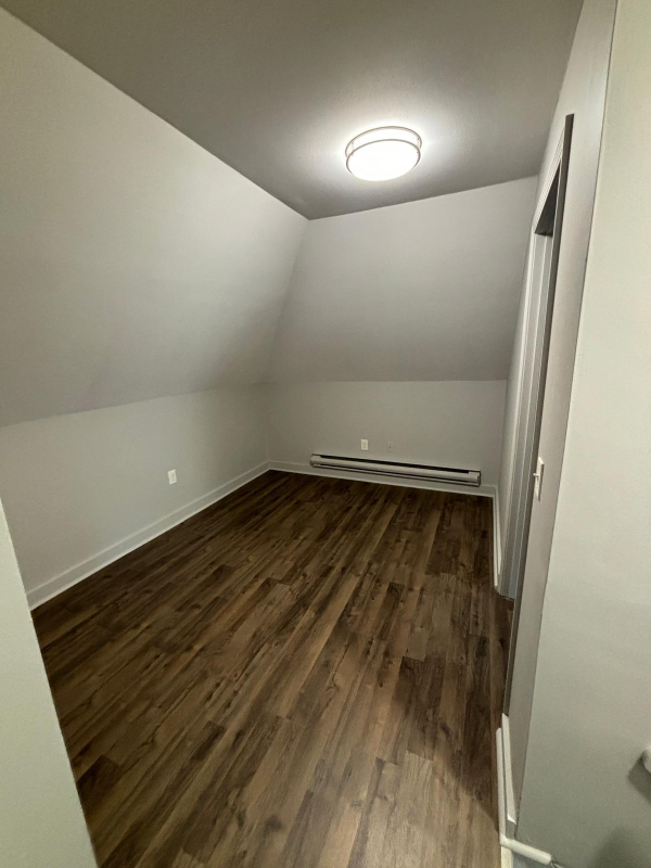 85 Whitman Ave #3 - Photo 7 of 19