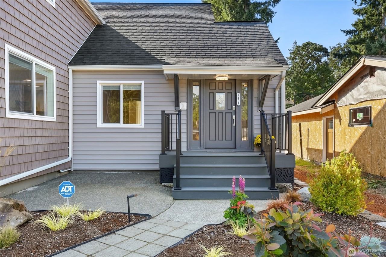 9104 Highland Ave Sw #1 - Photo 2 of 29