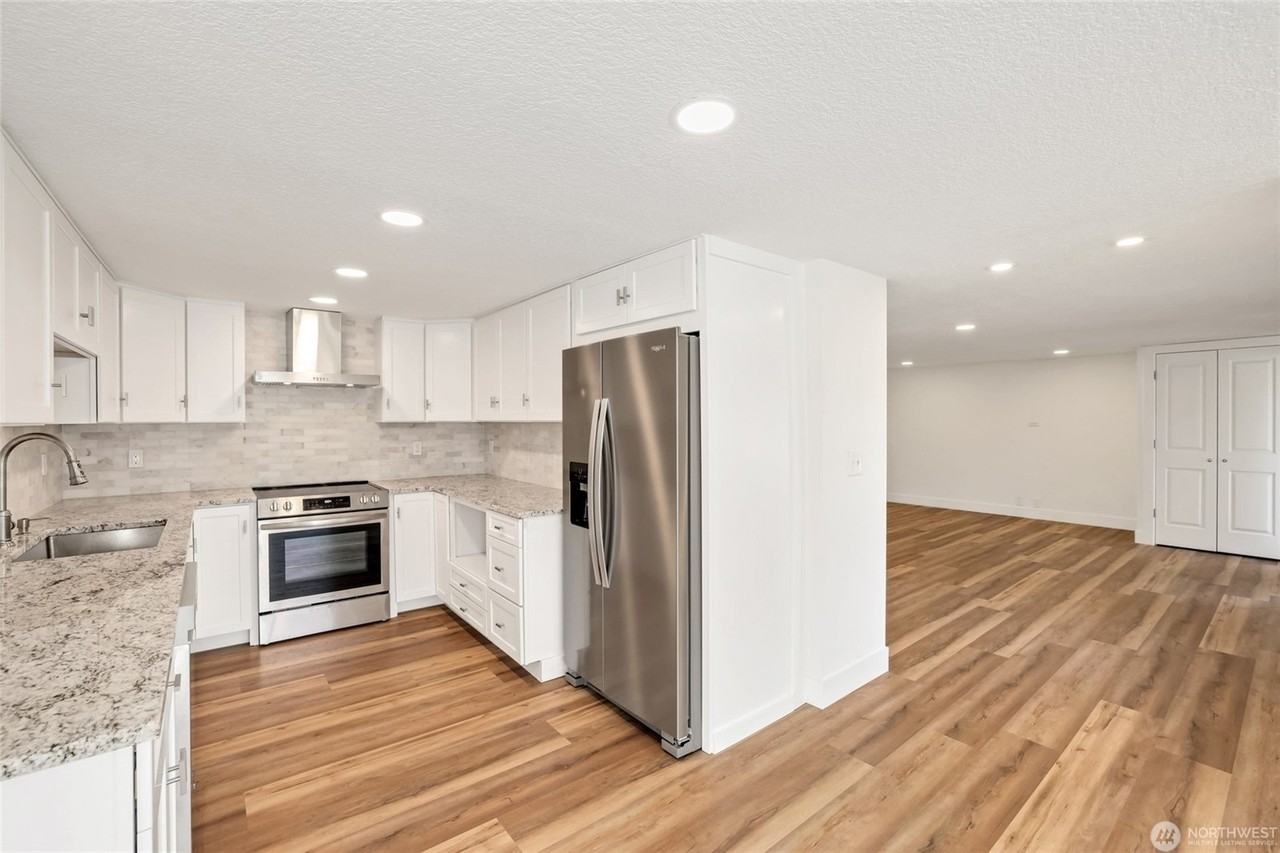 9104 Highland Ave Sw #1 - Photo 6 of 29