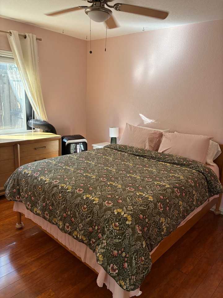 3324 N Fillmore St - Photo 3 of 10