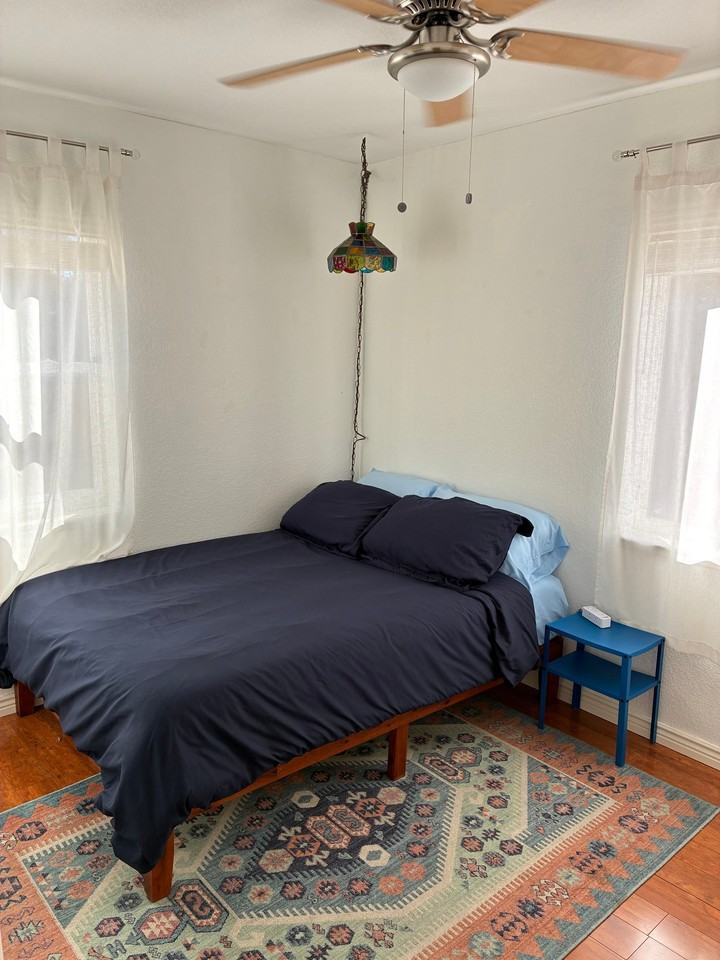 3324 N Fillmore St - Photo 4 of 10