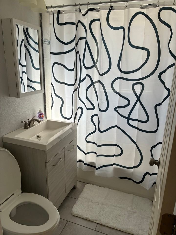 3324 N Fillmore St - Photo 5 of 10