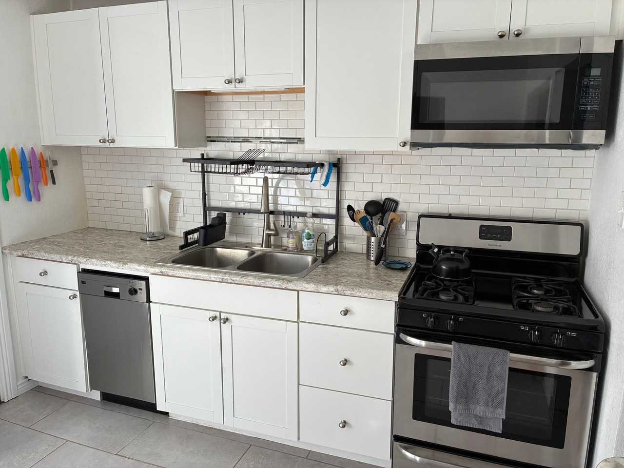 3324 N Fillmore St - Photo 6 of 10