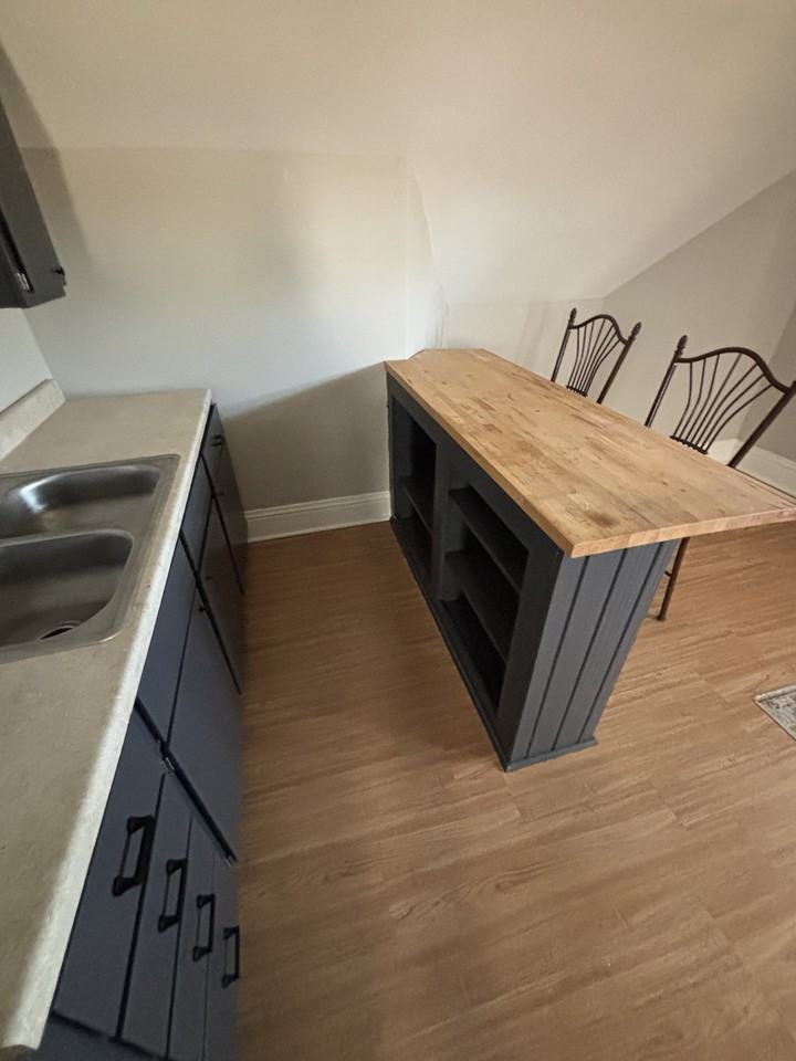 215 S Aiken Ave - Photo 5 of 11