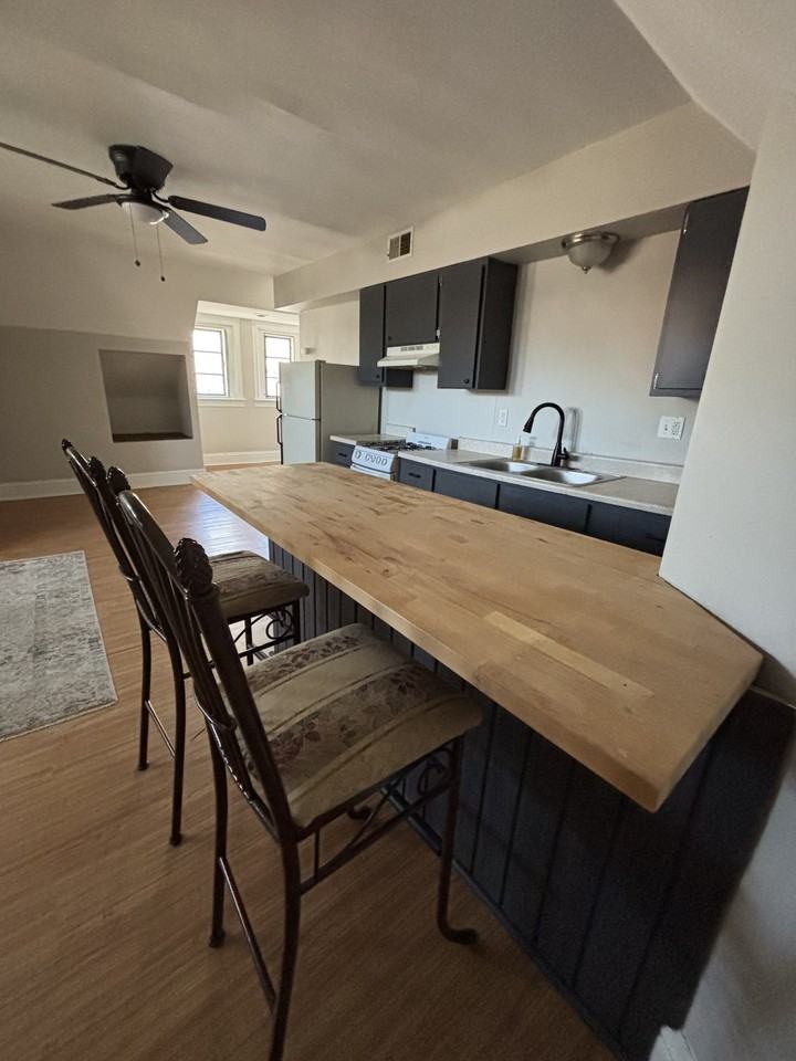 215 S Aiken Ave - Photo 6 of 11
