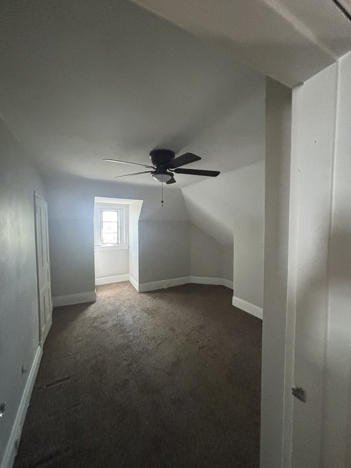 215 S Aiken Ave - Photo 7 of 11