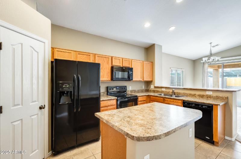 1979 N Vista Ln - Photo 3 of 14