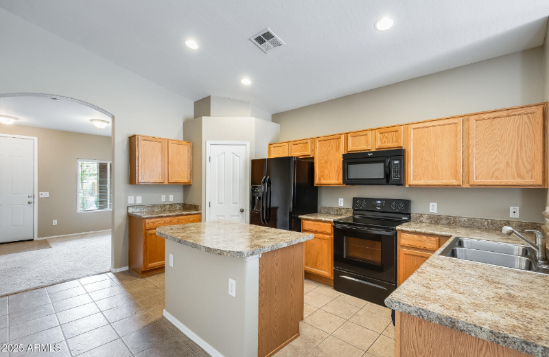 1979 N Vista Ln - Photo 4 of 14