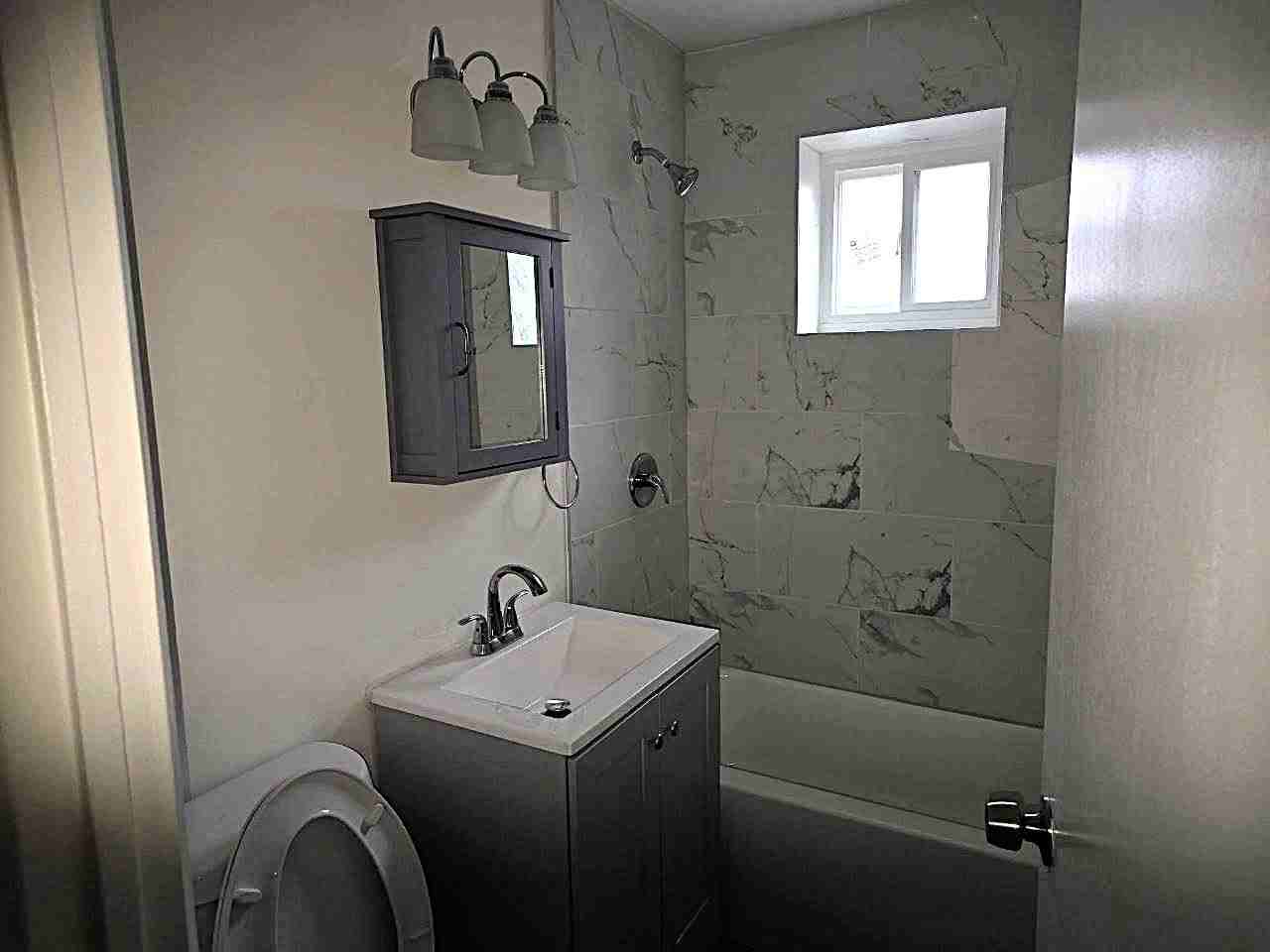 14605 Des Plaines St #1E - Photo 7 of 8