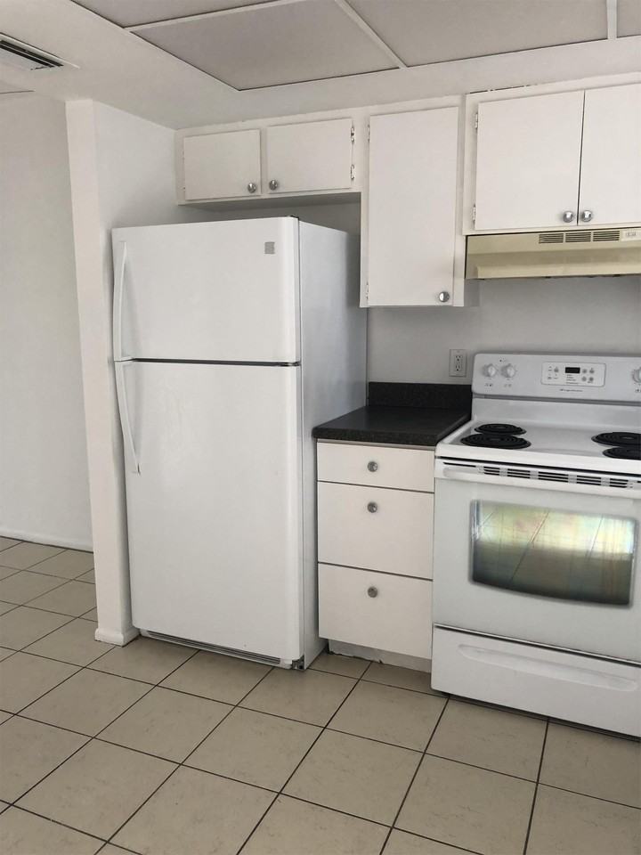 2340 Maple Ave #401 - Photo 4 of 11