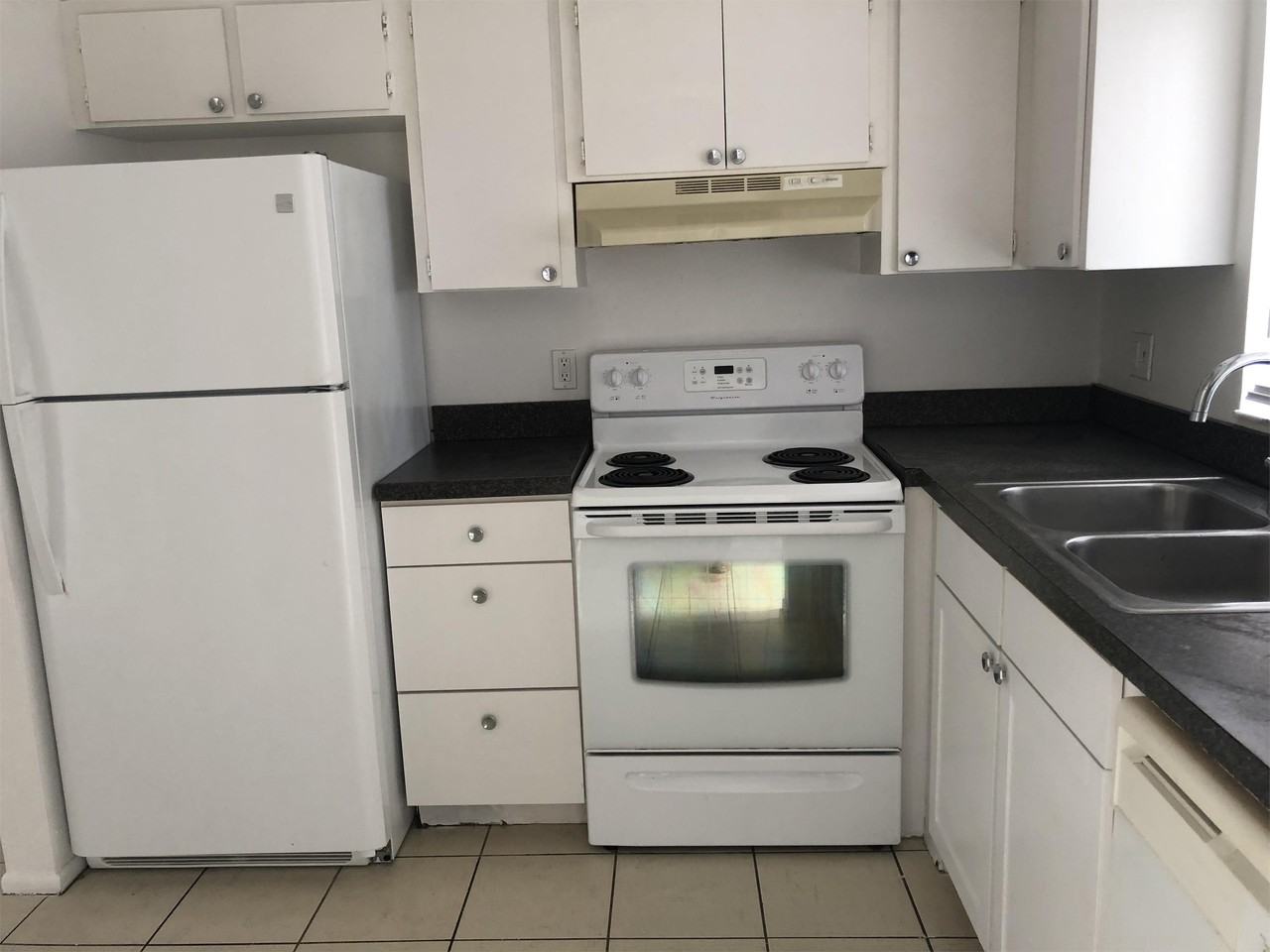 2340 Maple Ave #401 - Photo 6 of 11