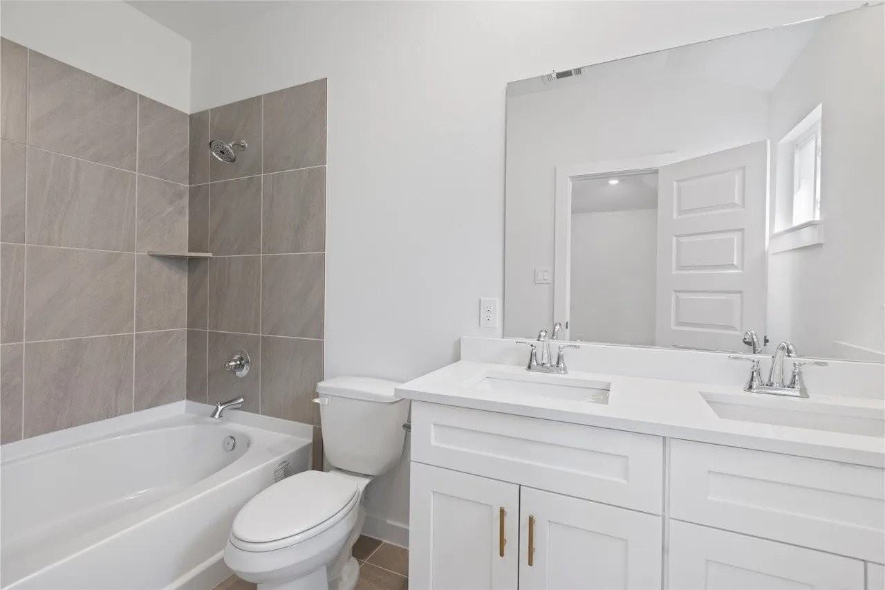1127 Santee Ct - Photo 3 of 20