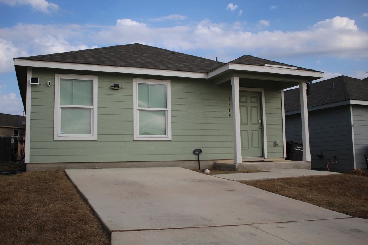 8615 Astral Pl - Photo 3 of 28