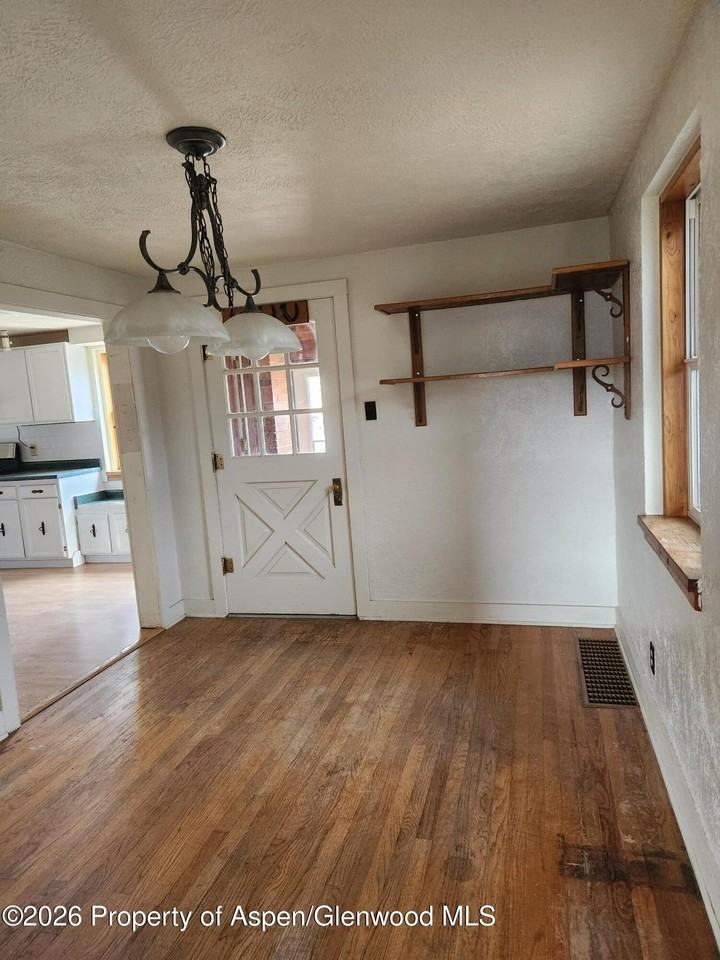 4913 Highway 82 - Photo 5 of 15