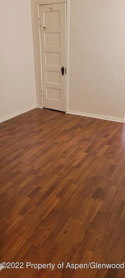 915 Bennett Ave - Photo 3 of 5