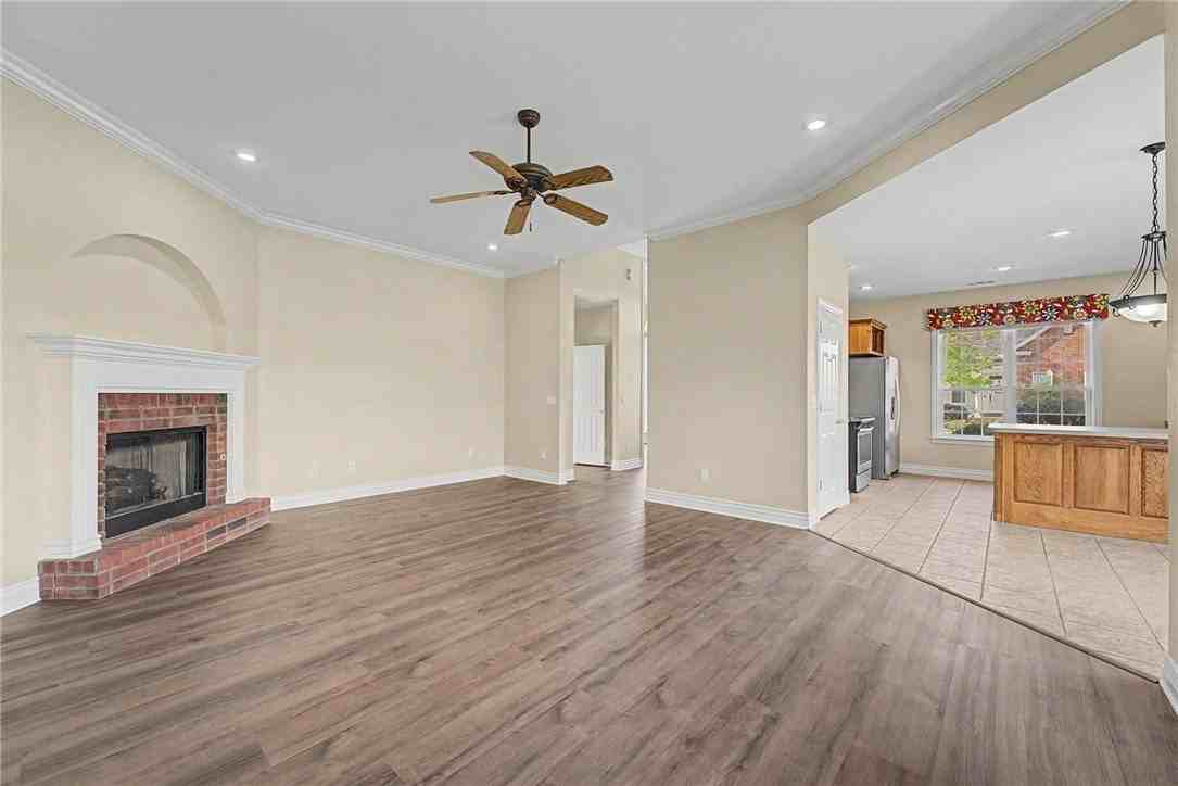 6537 Harvey Jones Ave - Photo 3 of 31