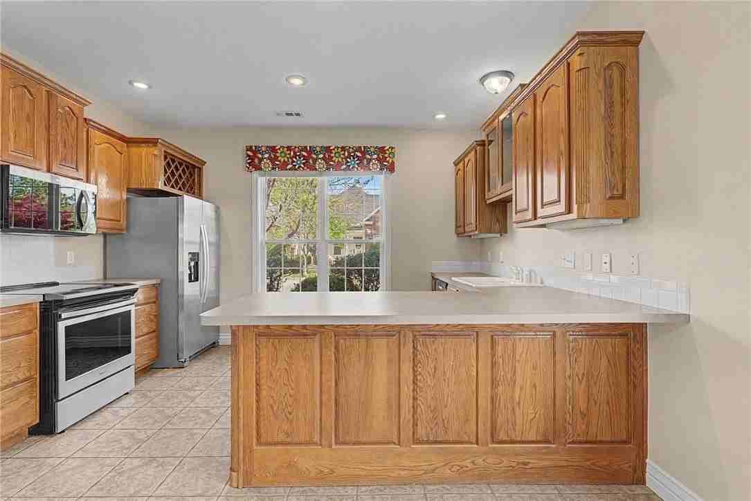 6537 Harvey Jones Ave - Photo 5 of 31