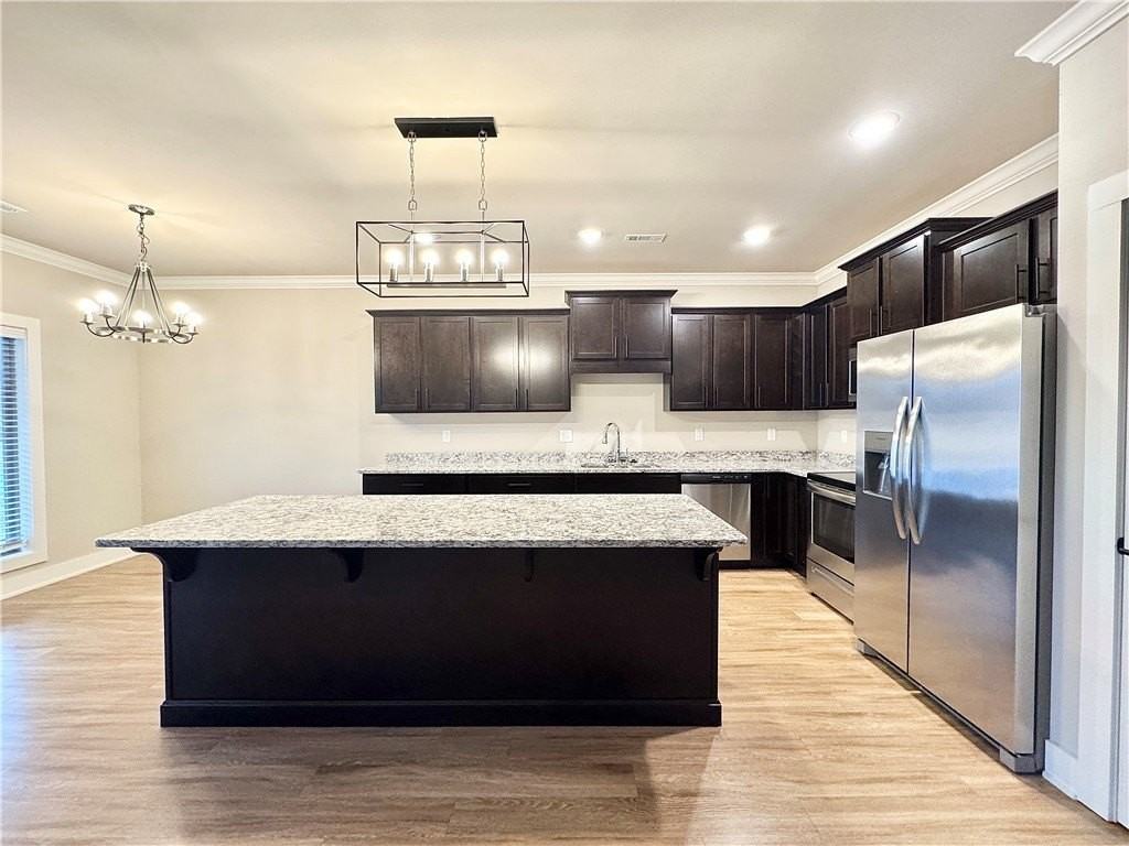 812 Ne Heights Ln - Photo 2 of 33