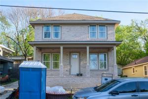 featured image of 18 E 4th St #1