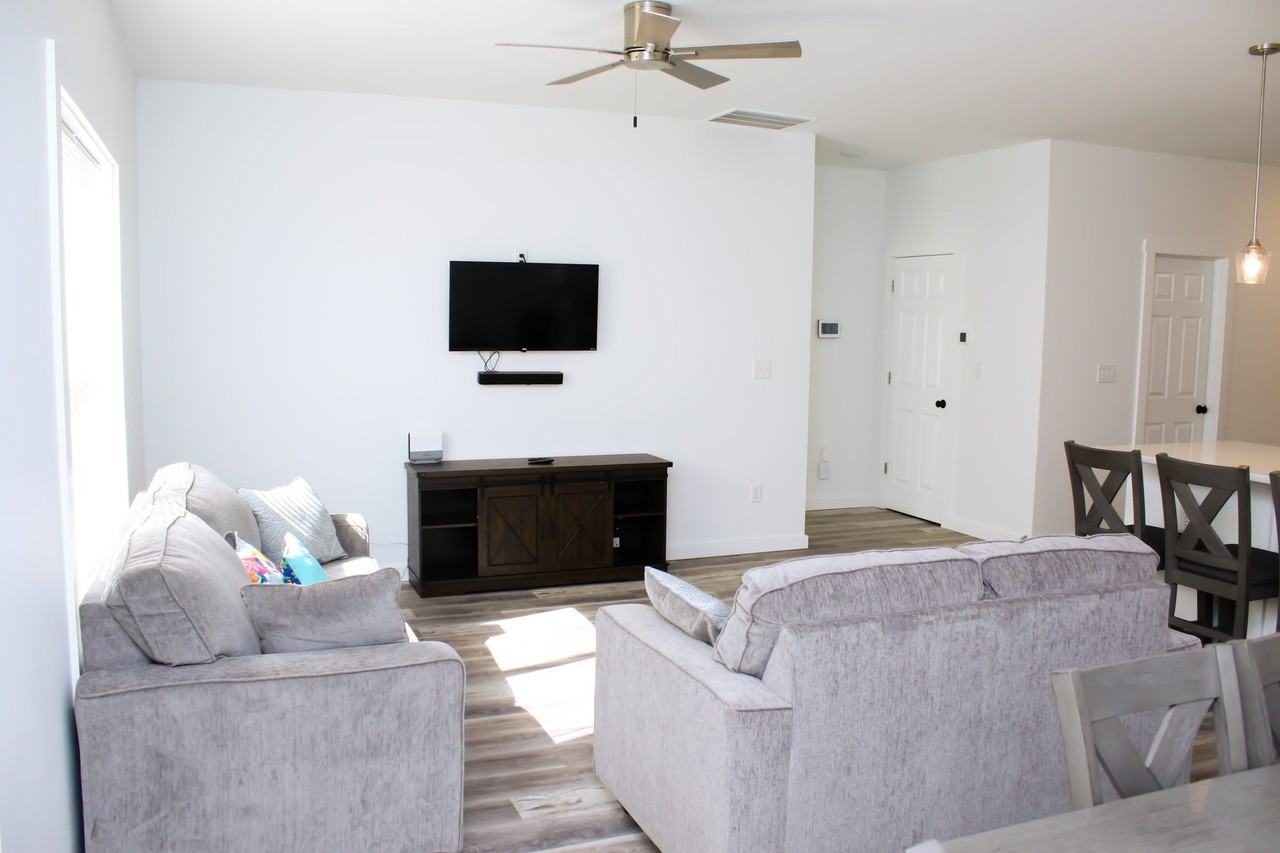 5015 Reeder St - Photo 2 of 19