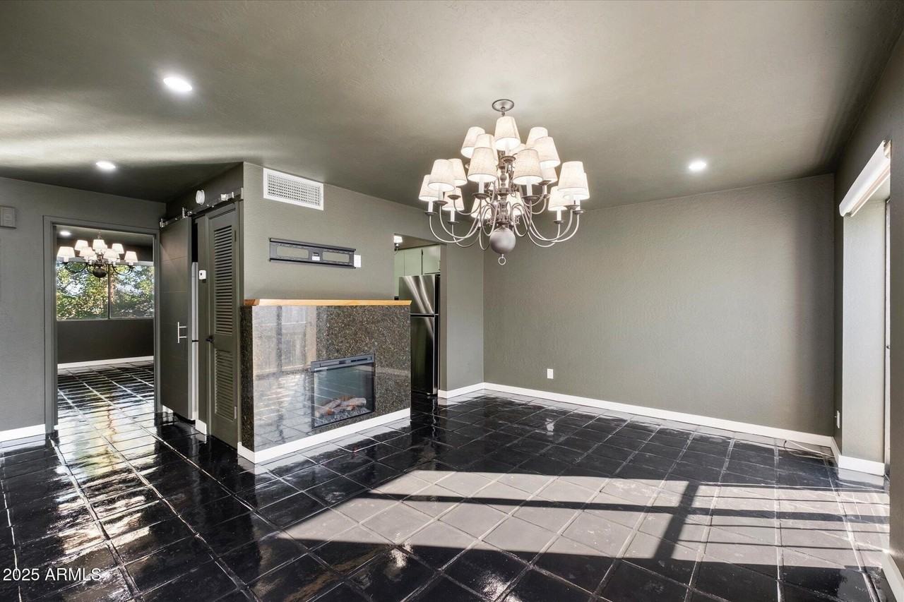 1018 E Osborn Rd #E - Photo 3 of 21
