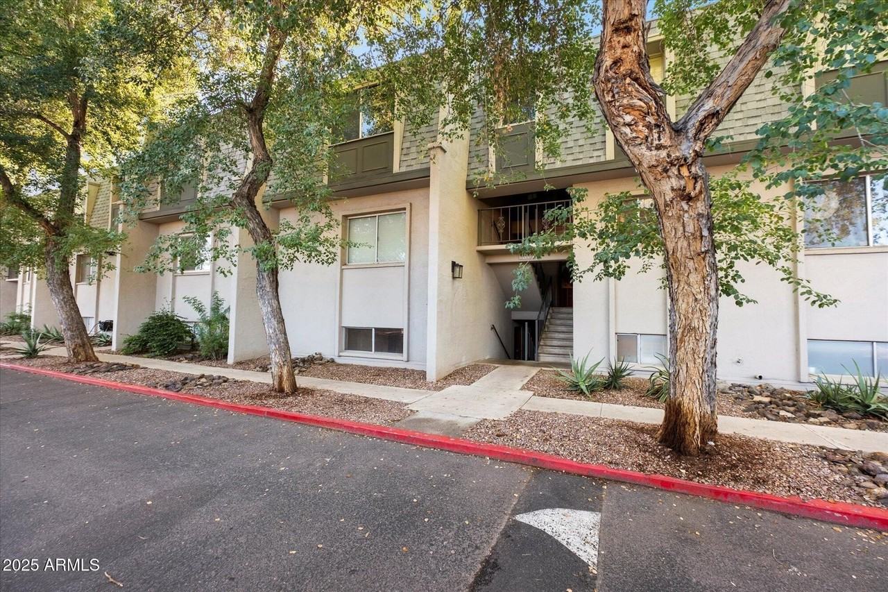 1018 E Osborn Rd #E - Photo 5 of 21