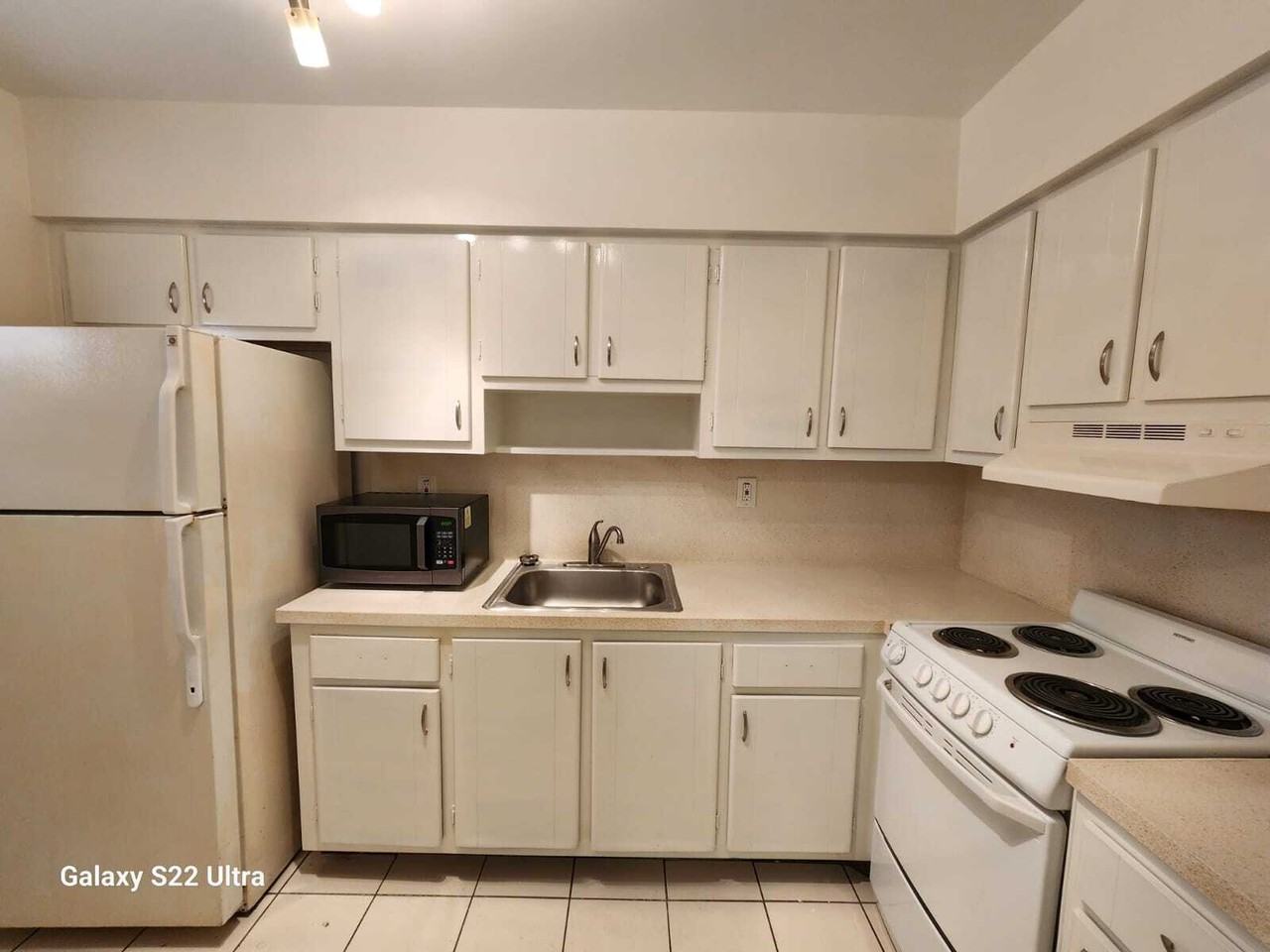 7211 Venetian - Photo 2 of 26