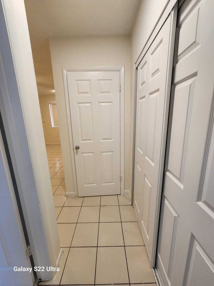 7211 Venetian - Photo 5 of 26