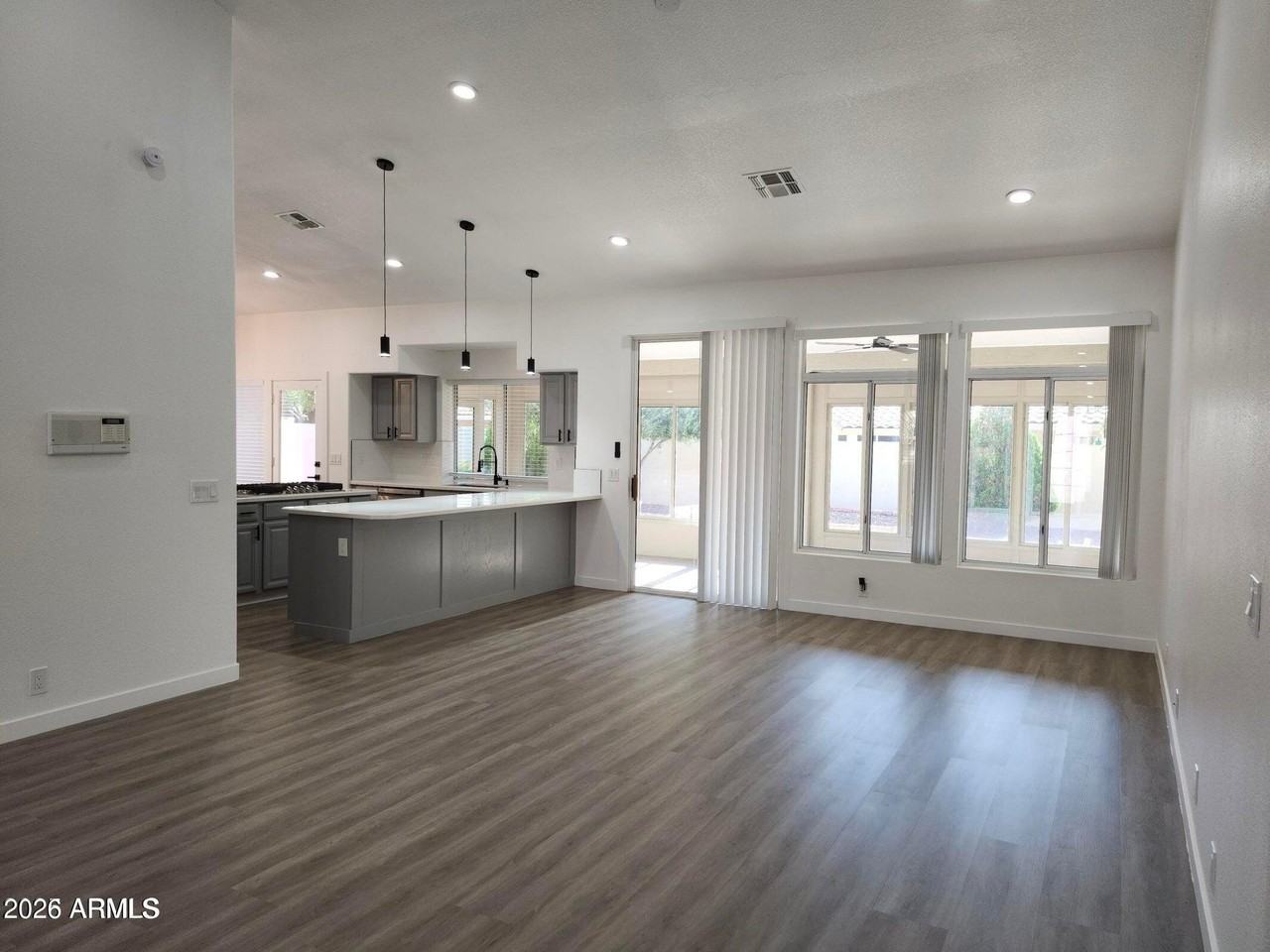 8449 W Rockwood Dr - Photo 4 of 37