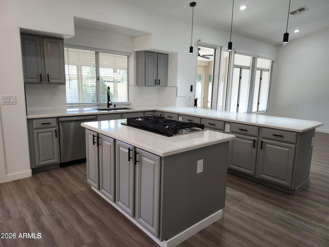 8449 W Rockwood Dr - Photo 7 of 37