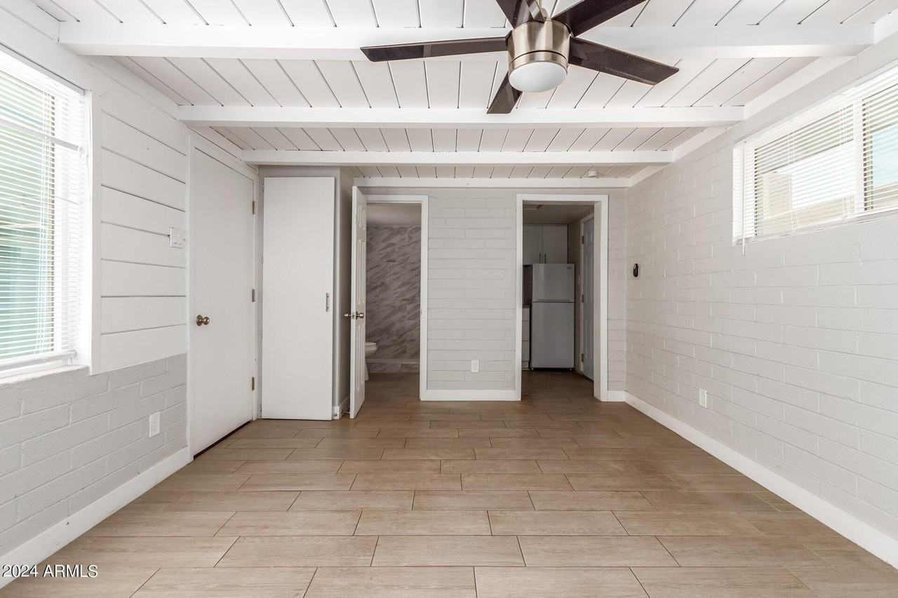 3027 N 37th St #6 - Photo 4 of 14