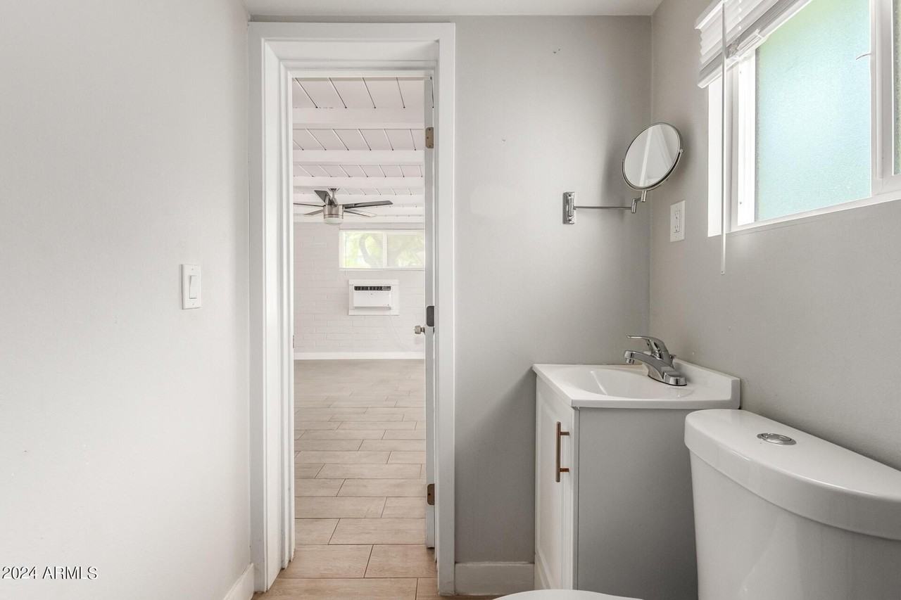 3027 N 37th St #6 - Photo 6 of 14